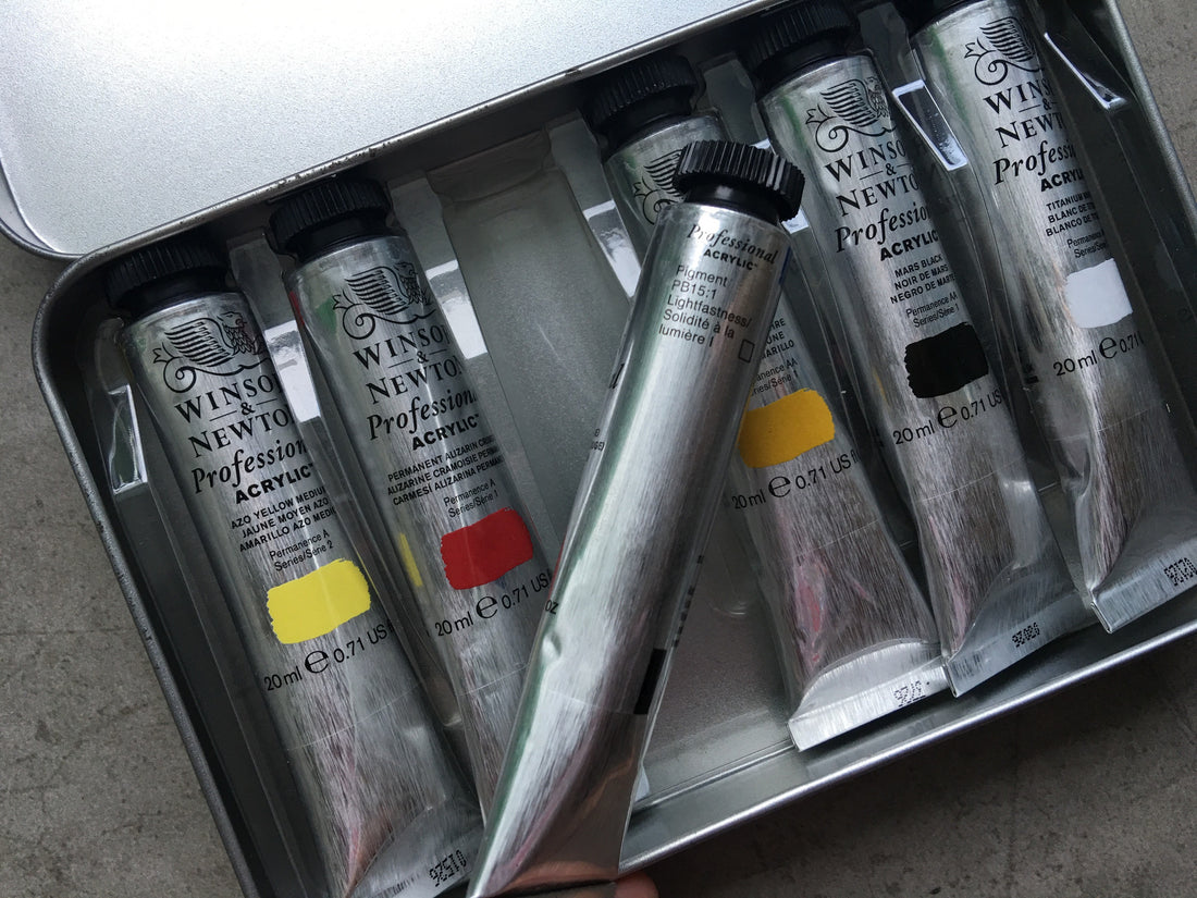 What's Inside: Winsor and Newton Professional Acrylic Colour Tin